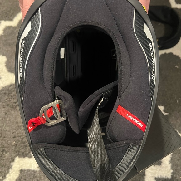 🦂 Scorpion EXO-R1 Air Juice Helmet - Picture 11 of 16